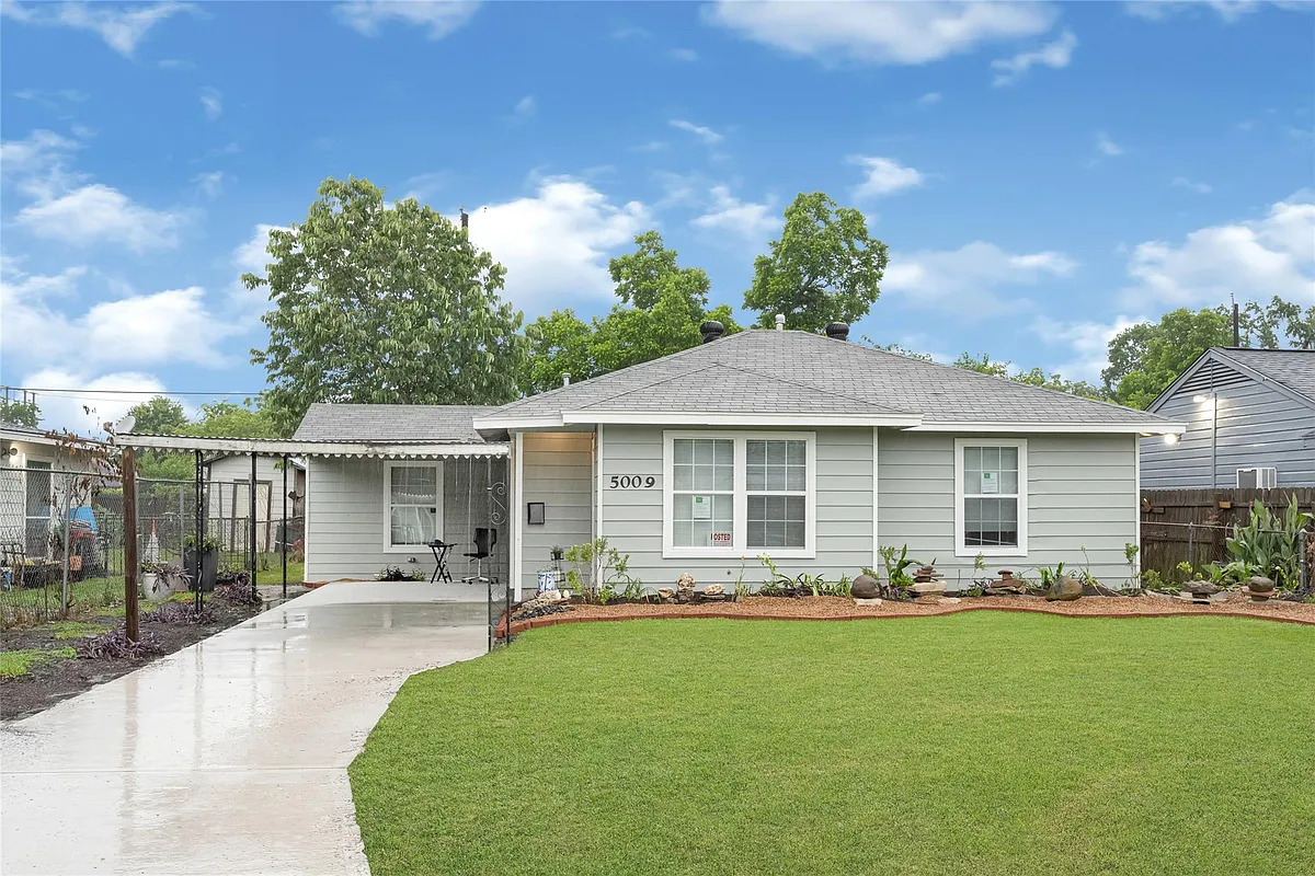 Building Photo - 5009 Bataan Rd