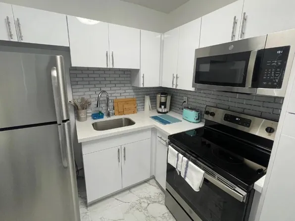 201 S Ocean Blvd APT 7, Boca Raton, FL 33432