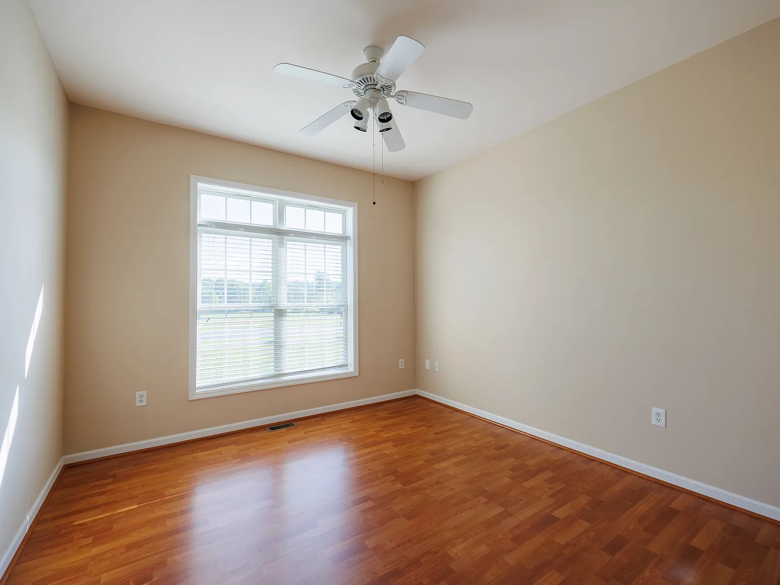 2 bed, 1799 sqft, $1,800 — Photo 4