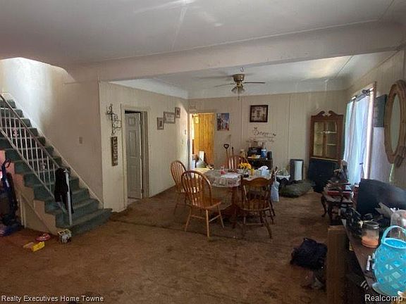 3rd image of 815 Tunnel St