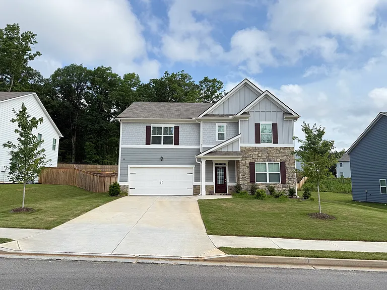123 Thompson Way — Photo 2