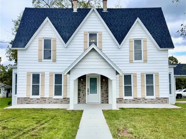 504 N Grand Ave, Houston, MO 65483