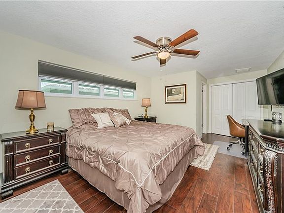 4th image of 1813 Woodridge Dr
