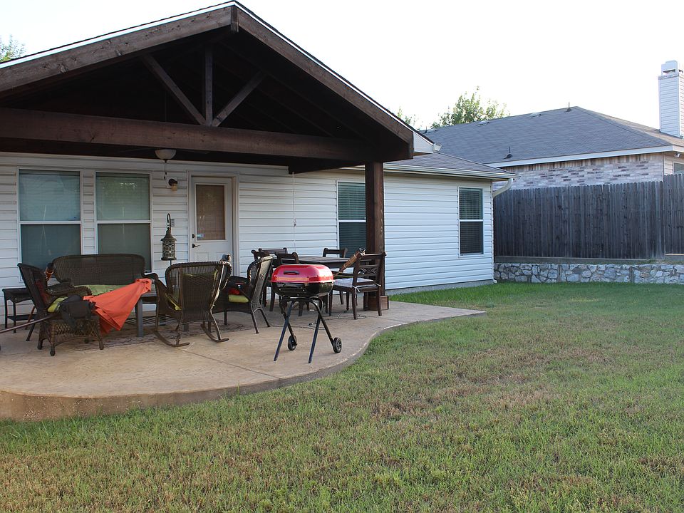 1st image of 2516 Clear Brook Dr