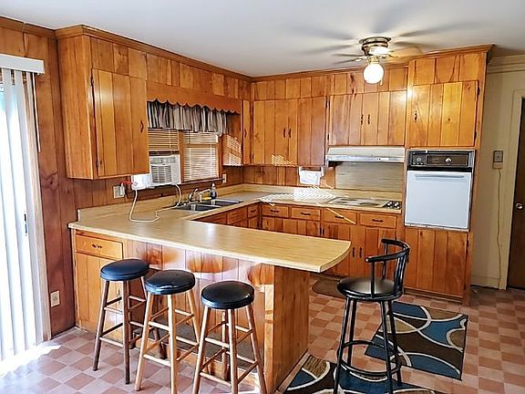 4th image of 400 Beechwood Cir