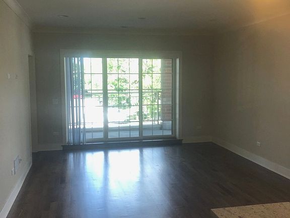 3rd image of 6770 N Northwest Hwy Unit 201
