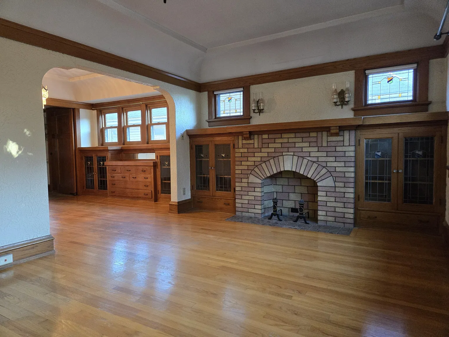 2 bed, 1100 sqft, $1,600 — Photo 3