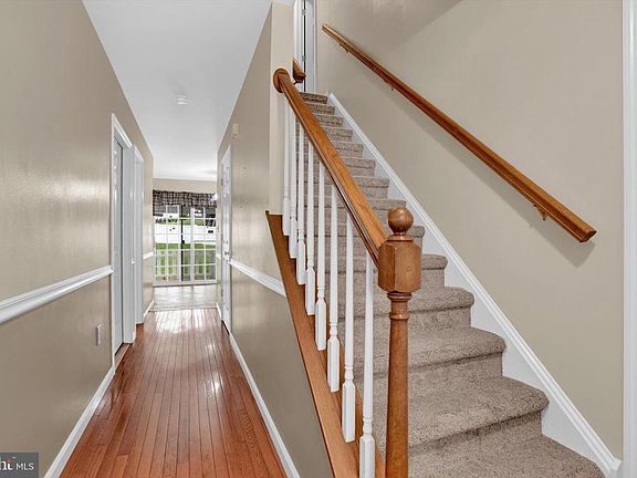 4th image of 4109 Juniper Dr