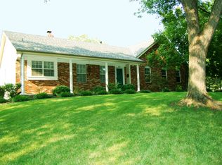 16255 Windfall Ridge Dr, Chesterfield, MO 63005