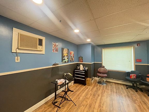 3rd image of 7508 Maple Ave #A