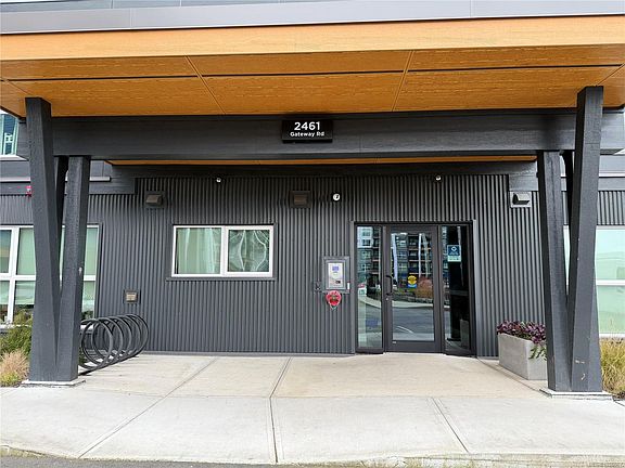 3rd image of 2461 Gateway Rd #301