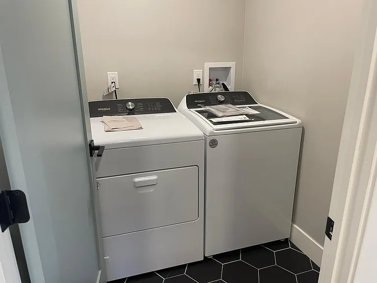 4125 Olympic St — Photo 12