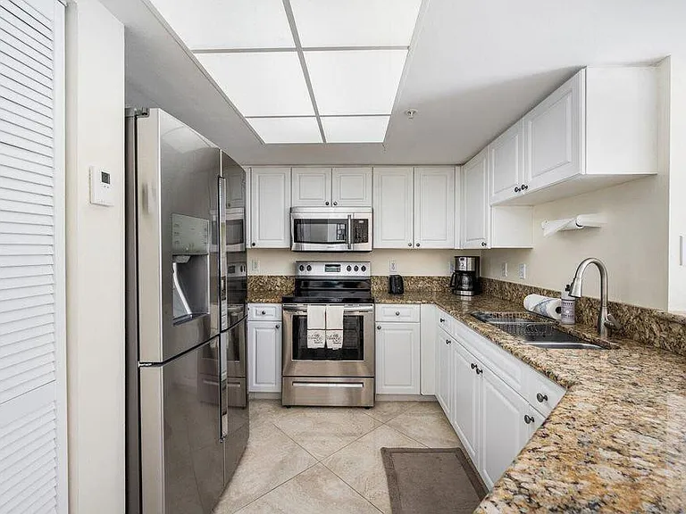 1100 Crestwood Ct S #1110 — Photo 5