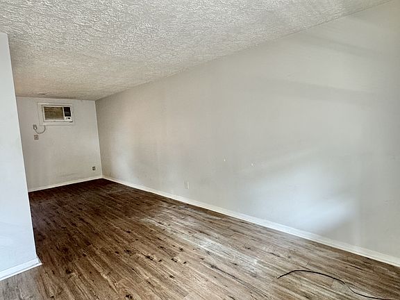 2nd image of 608 Crittenden St #7