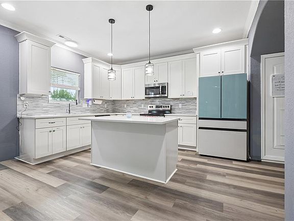 5th image of 1128 Tallwood St