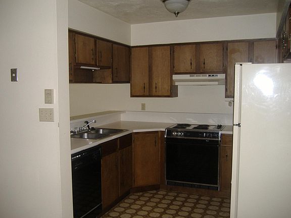 4th image of 677 N Fanning Ave