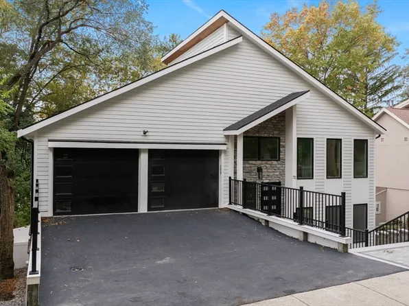 72 Wallis Rd, Brookline, MA 02467