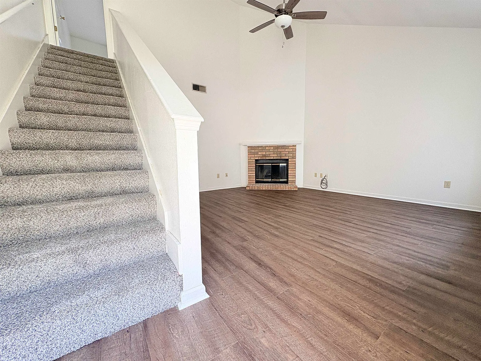 2 bed, 1026 sqft, $1,325 — Photo 2