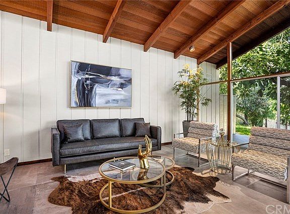 5th image of 5069 E Crescent Dr
