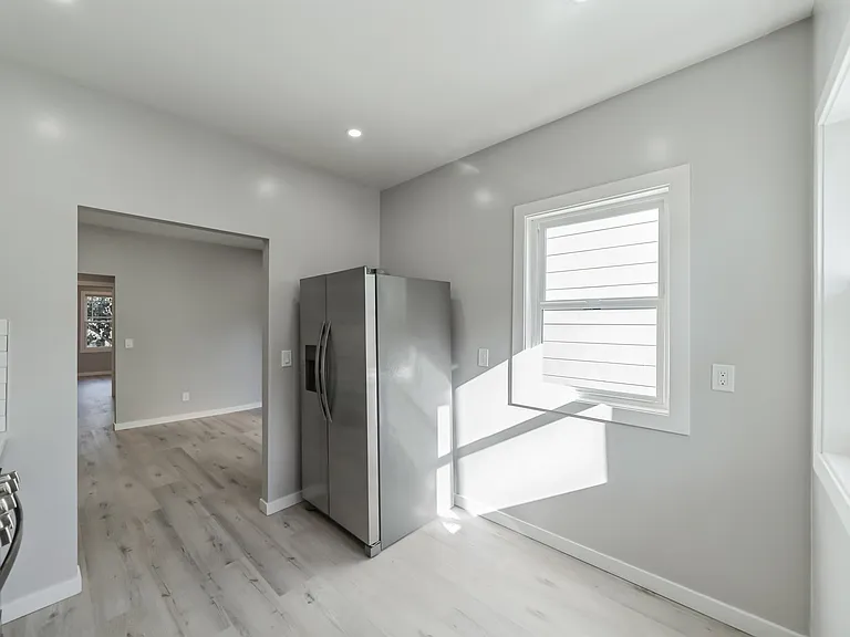 429 Linden St #429 — Photo 9