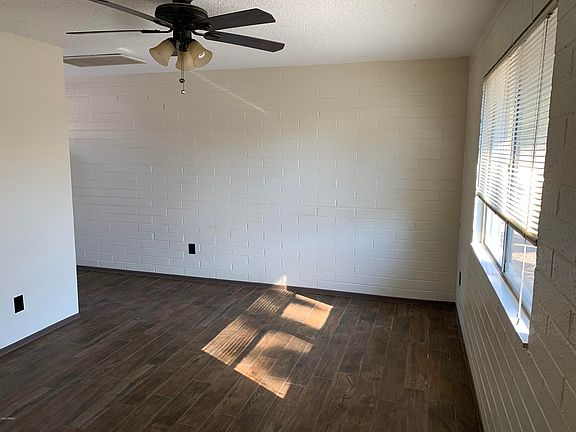 4th image of 802 W Maryland Ave #806D