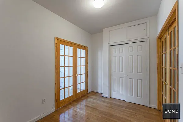 Rented by Bond New York | media 35