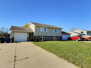 259 Wintergreen Dr, Omro, WI 54963