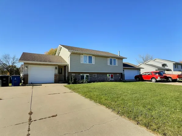 259 Wintergreen Dr, Omro, WI 54963
