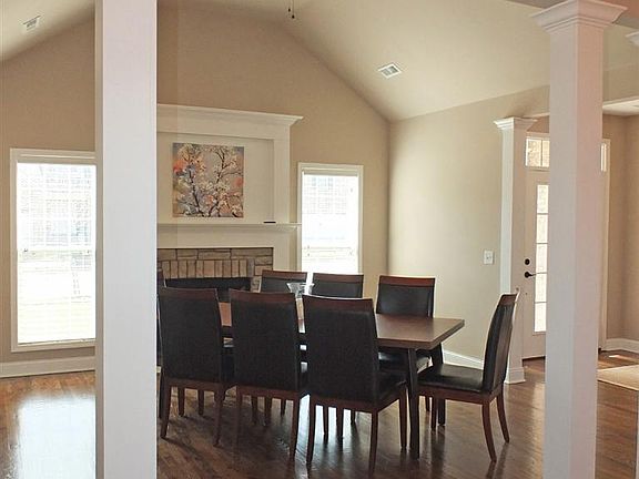 4th image of 2357 Patchen Wilkes Dr