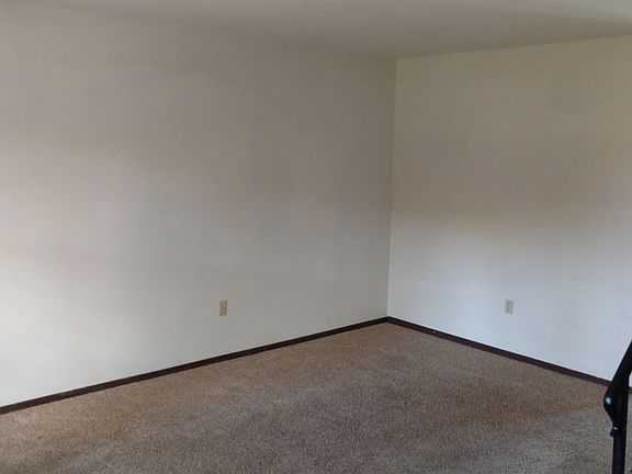 3rd image of 65 E Main St APT 3