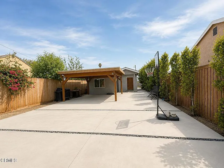 11000 Penrose St — Photo 13