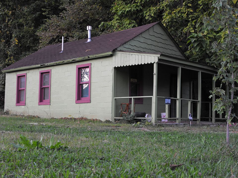1st image of 643 Metropolitan Ave