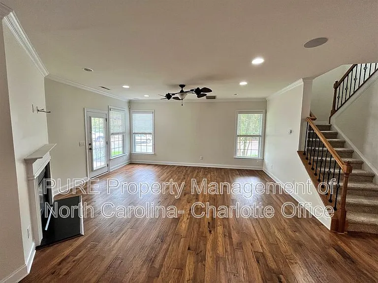 10330 Royal Winchester Dr — Photo 7