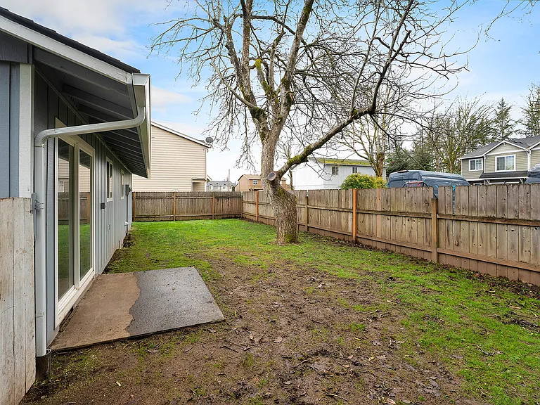 383 N Cedar St — Photo 25
