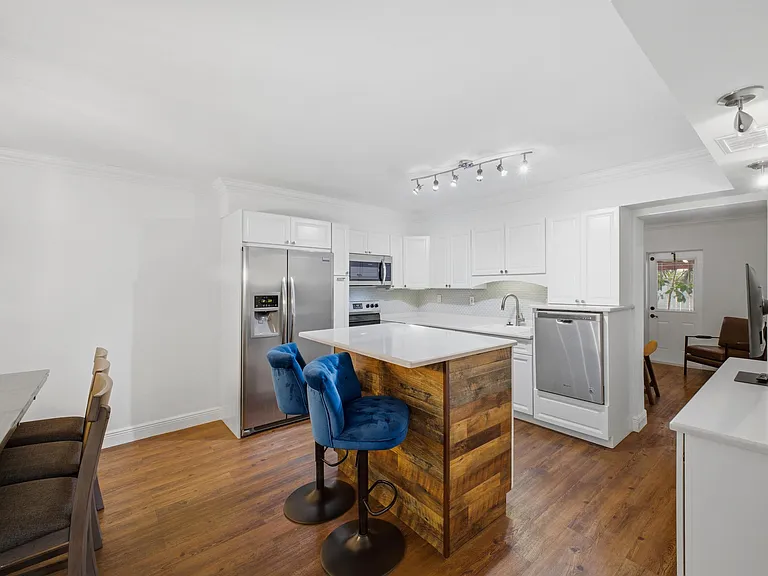 5120 NE 22nd Ave — Photo 9