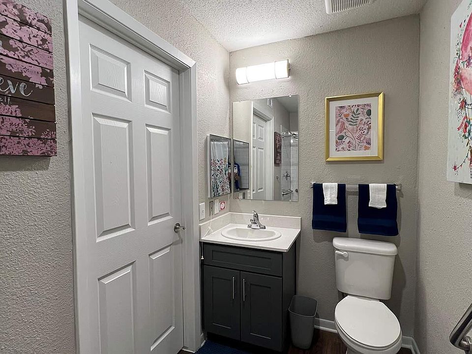 Unit bathroom