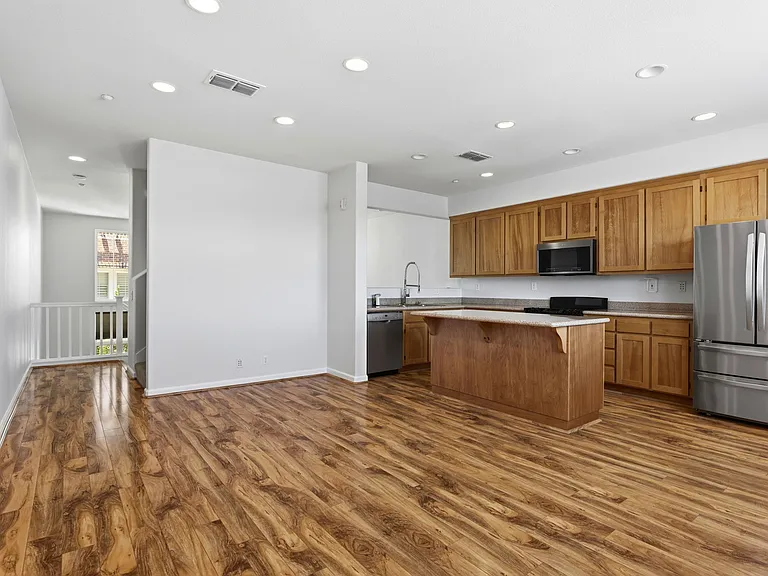 2878 4th St #1402 — Photo 33