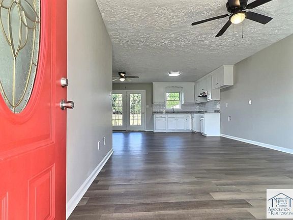 4th image of 806 A St