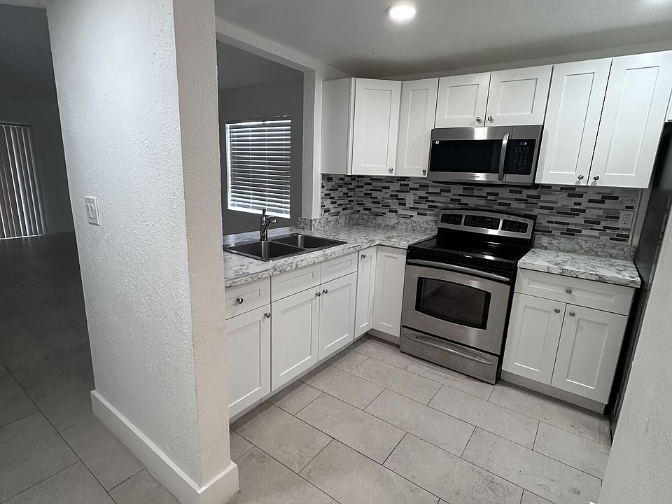 1st image of 2070 Braman Ave #11