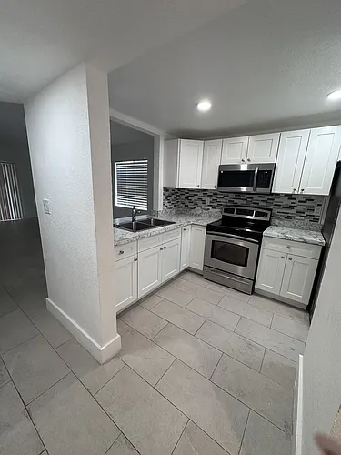 2070 Braman Ave Photo 1