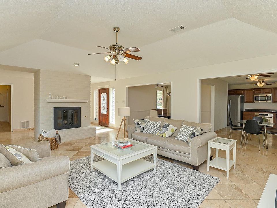 1st image of 11922 Briar Forest Dr