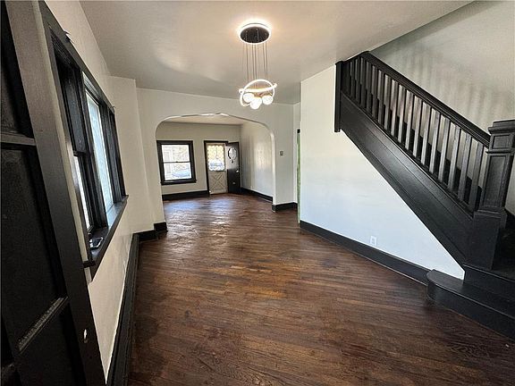 2nd image of 200 S Coal St