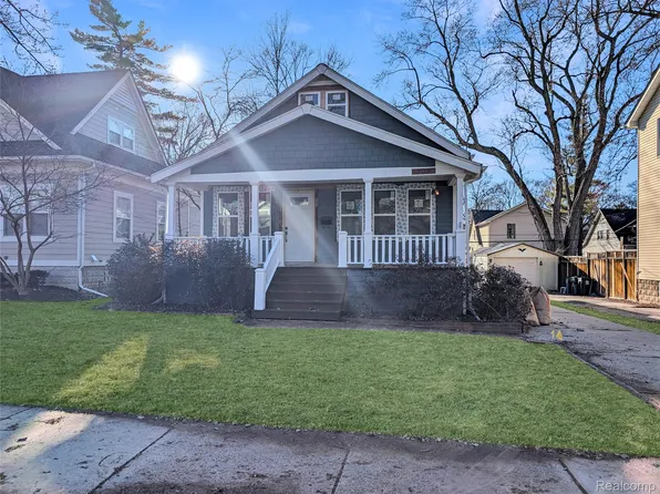 909 Hilldale Dr, Royal Oak, MI 48067