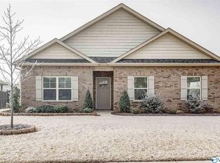 3001 Magnolia Leaf Cir SE, Owens Cross Roads, AL 35763