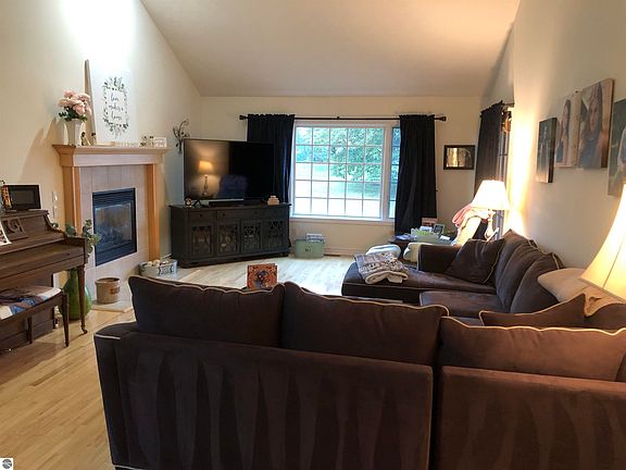 2nd image of 6375 Singletree Ln #3