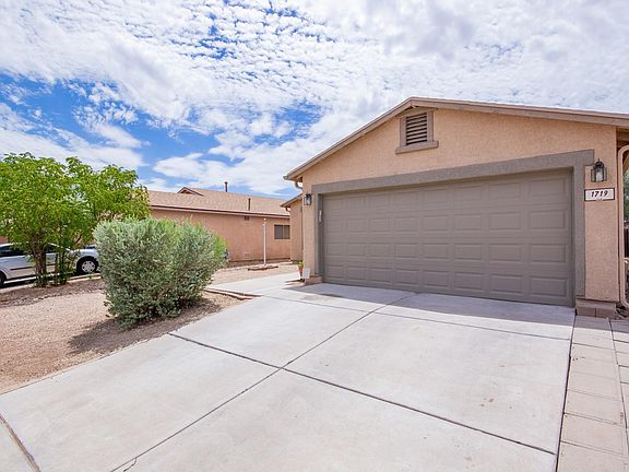 3rd image of 1719 W Summer Dawn Dr