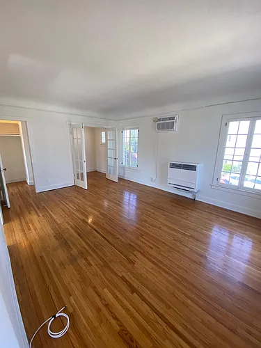 164 1/2 S Catalina St Photo 1