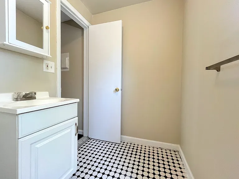 367 Elmwood Ave — Photo 7