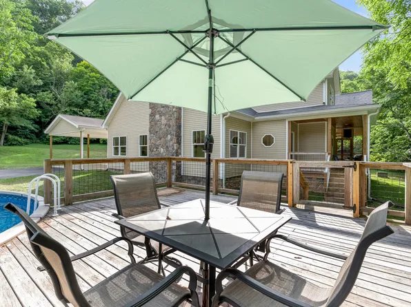 1425 Griers Creek Rd, Versailles, KY 40383