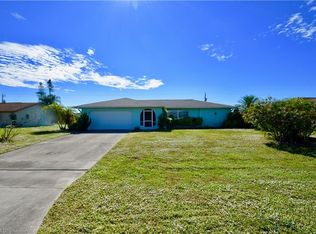 1631 Country Club Pkwy, Lehigh Acres, FL 33936